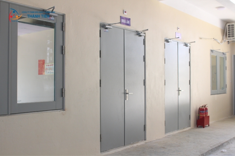 Ứng dụng cửa chống cháy EI90 thực tế