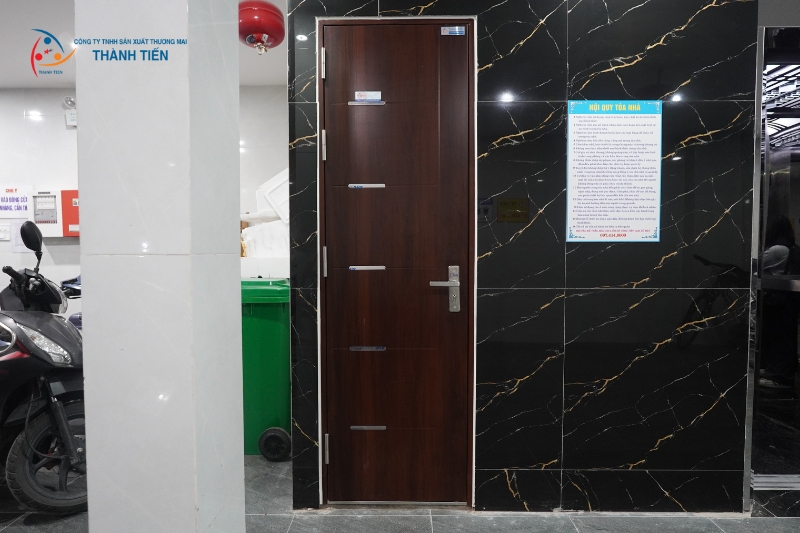 Cửa thép chống cháy vân gỗ 1 cánh