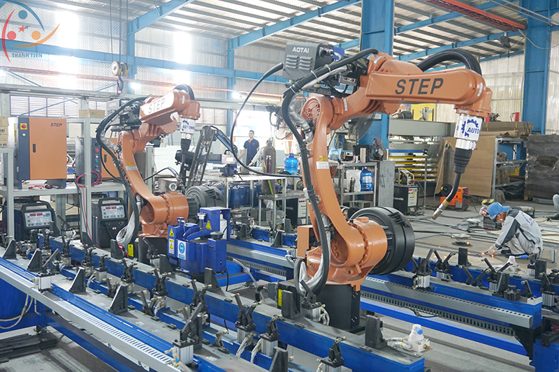Robot hàn được ứng dụng trong sản xuất tại Thành Tiến