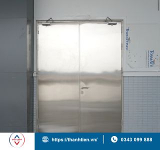 So sánh sự khác biệt của cửa Inox và cửa thép chống cháy