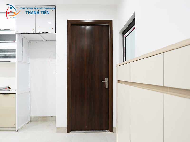 Cửa thép vân gỗ Thành Tiến màu VG8