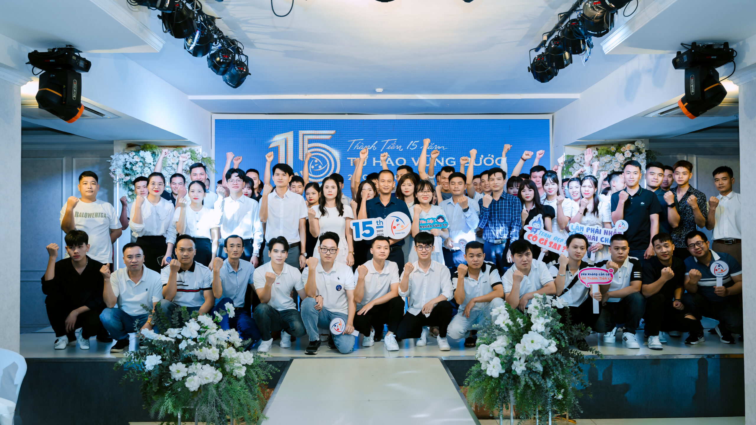 Tập thể nhà máy Vĩnh Phúc