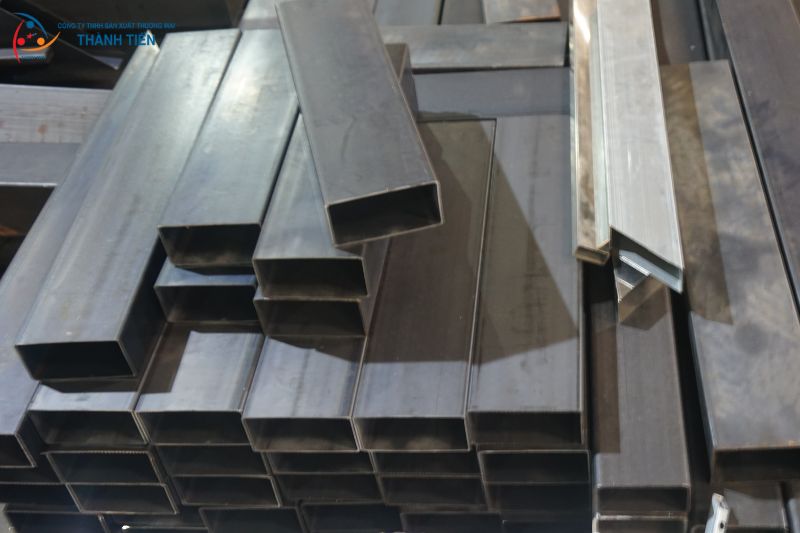 Gia công cơ khí kim loại ống