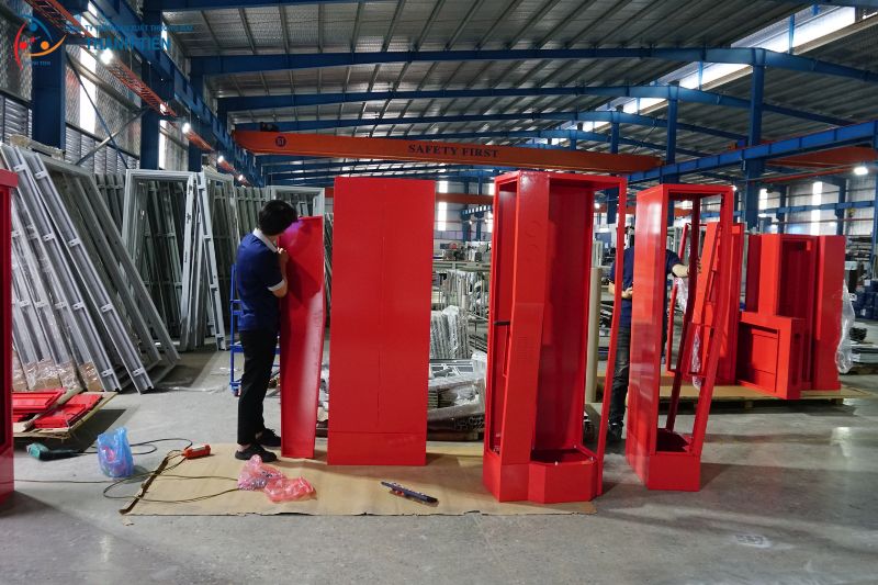 Tủ sắt sơn tĩnh điện tại Thành Tiến