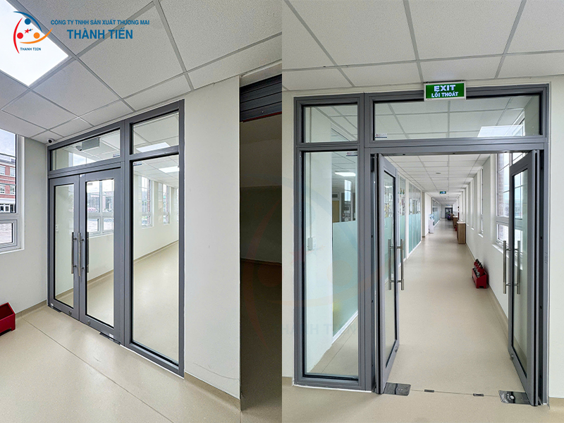 Cửa kính chống cháy mở quay 2 chiều