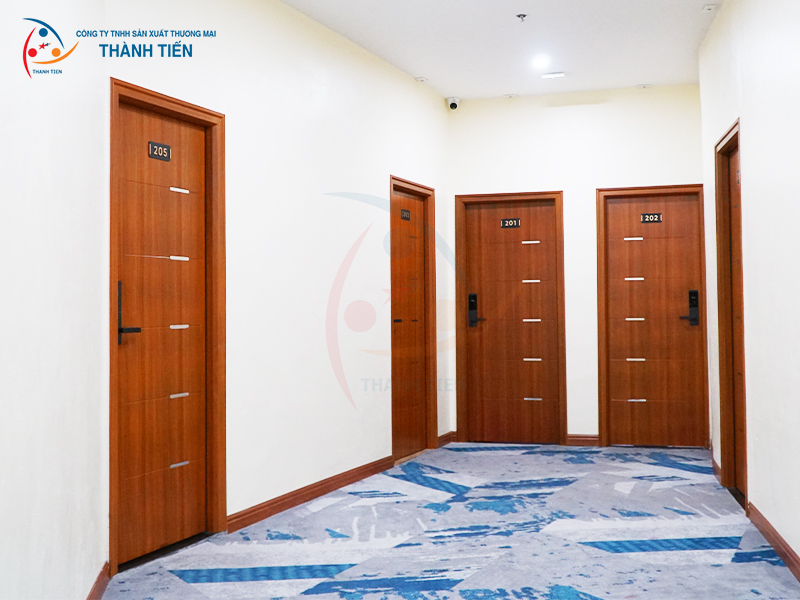 Cửa thép vân gỗ