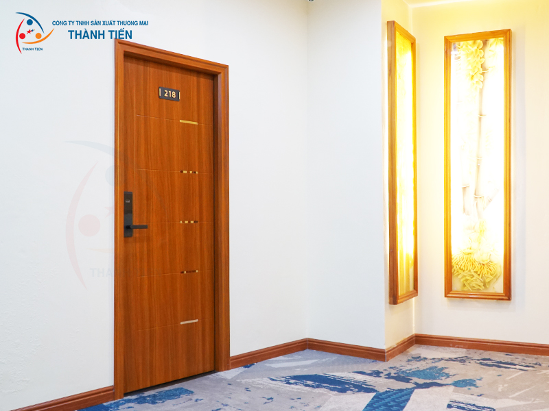 Cửa thép vân gỗ