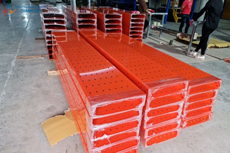 Khay cáp - Một trong những loại thang máng cáp phổ biến hiện nay