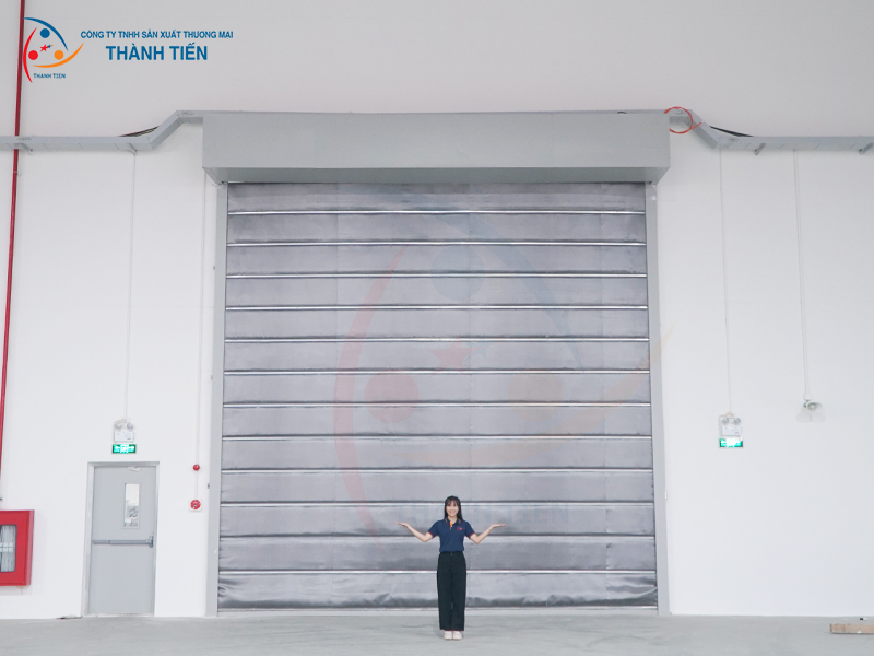 Màn cuốn chống cháy kích thước lớn