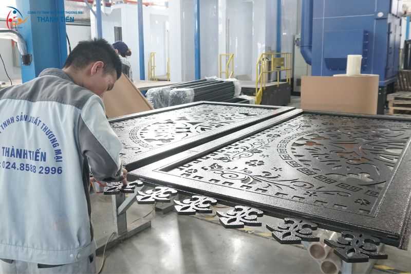 Thi công cổng hoa văn CNC