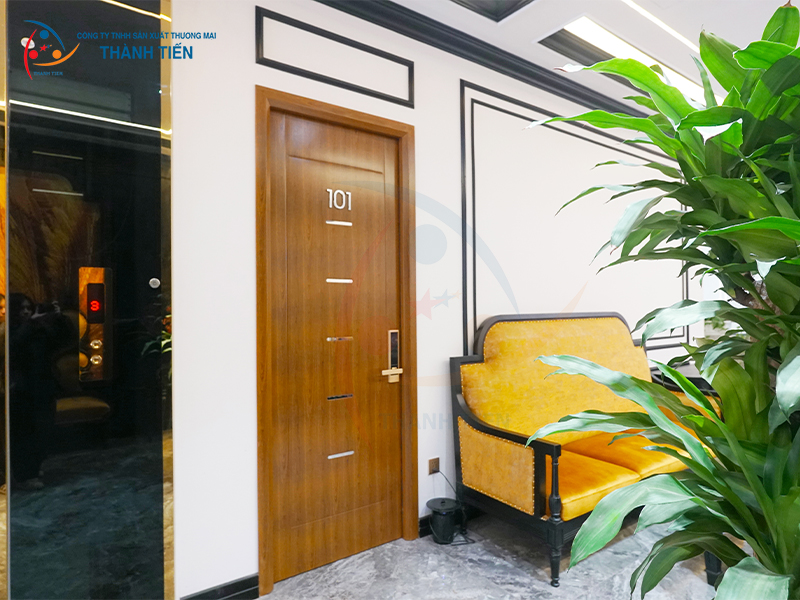 Cửa thép vân gỗ