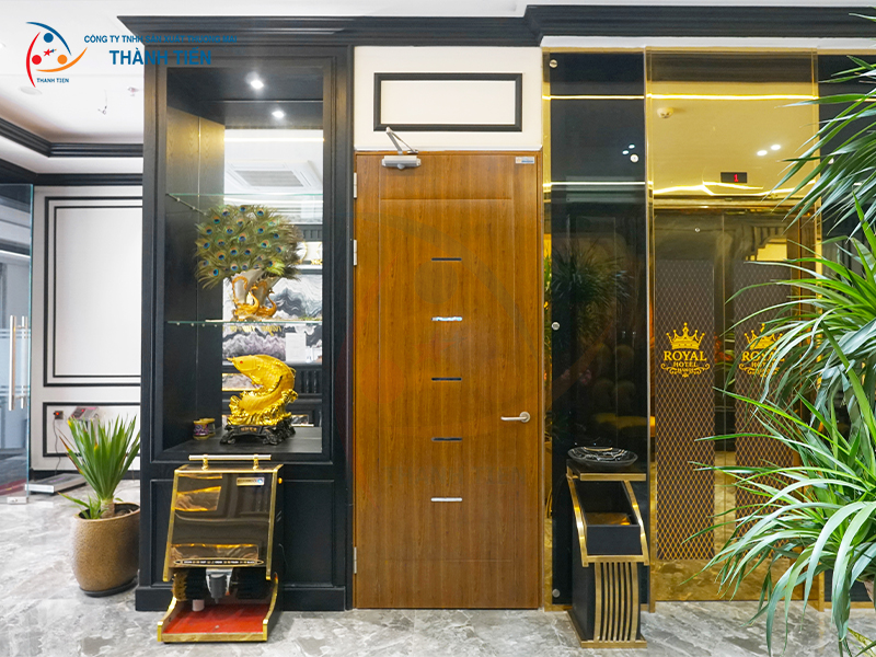 Cửa thép chống cháy vân gỗ