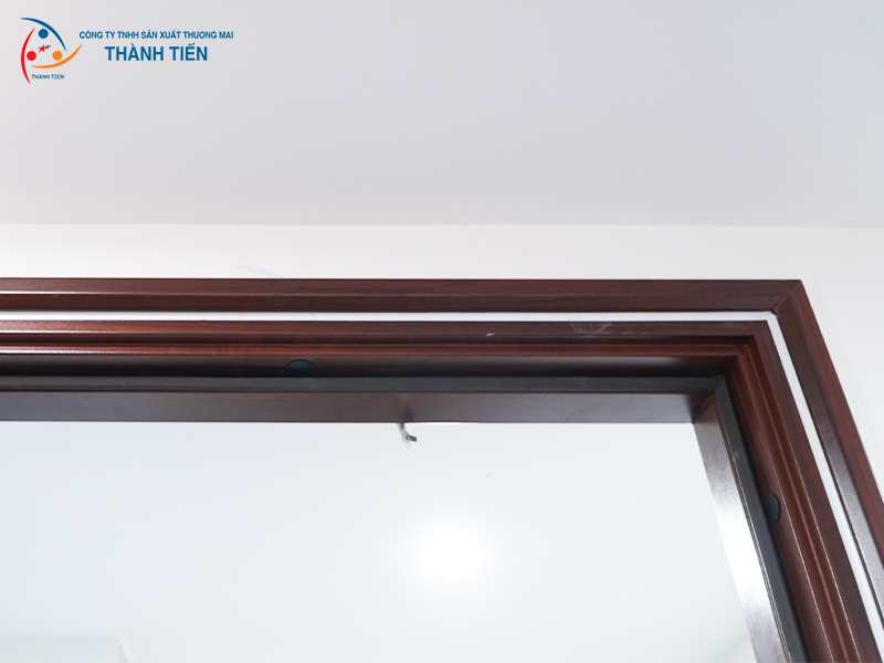 Cửa thép vân gỗ