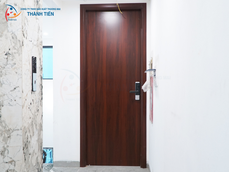 Cửa thép vân gỗ