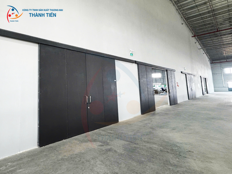 cửa treo công nghiệp