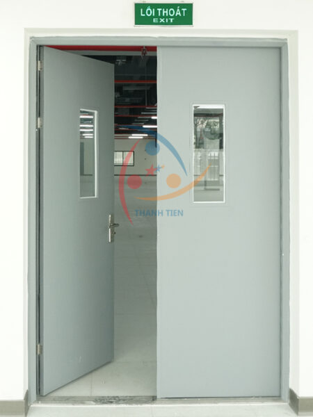 Cửa thép 2 cánh có ô kính