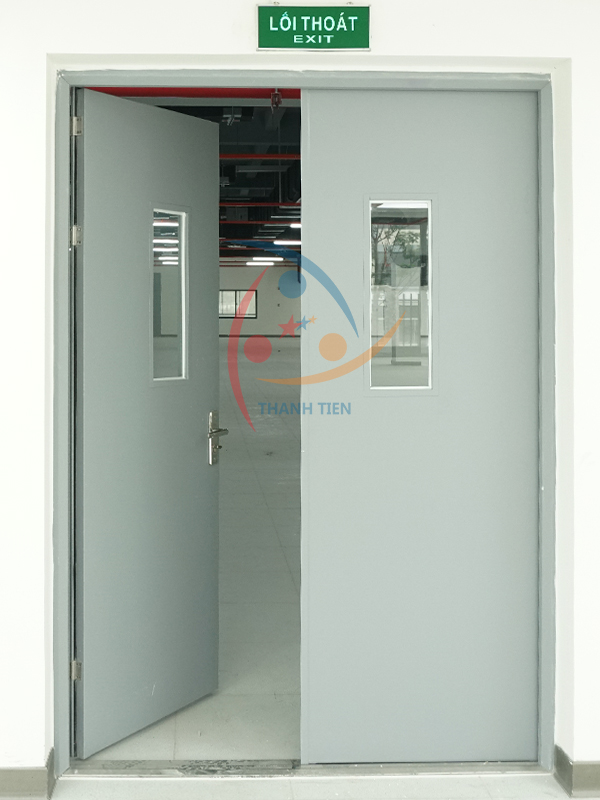 Cửa thép 2 cánh có ô kính