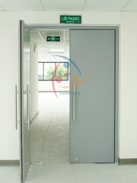 Mẫu cửa thép mở quay 2 chiều