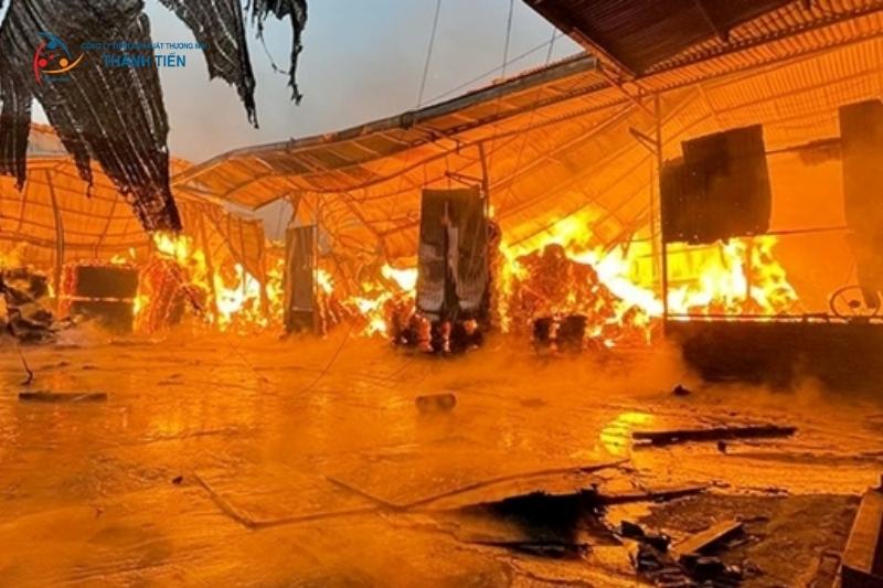 Tìm hiểu nguyên nhân cháy nhà xưởng