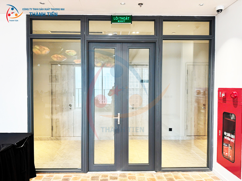 Vách kính chống cháy Thành Tiến