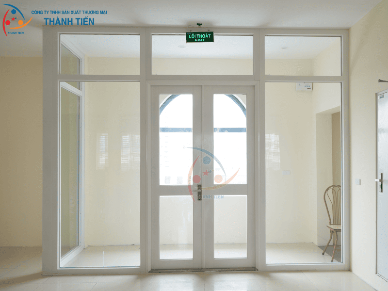 vách kính chống cháy văn phòng